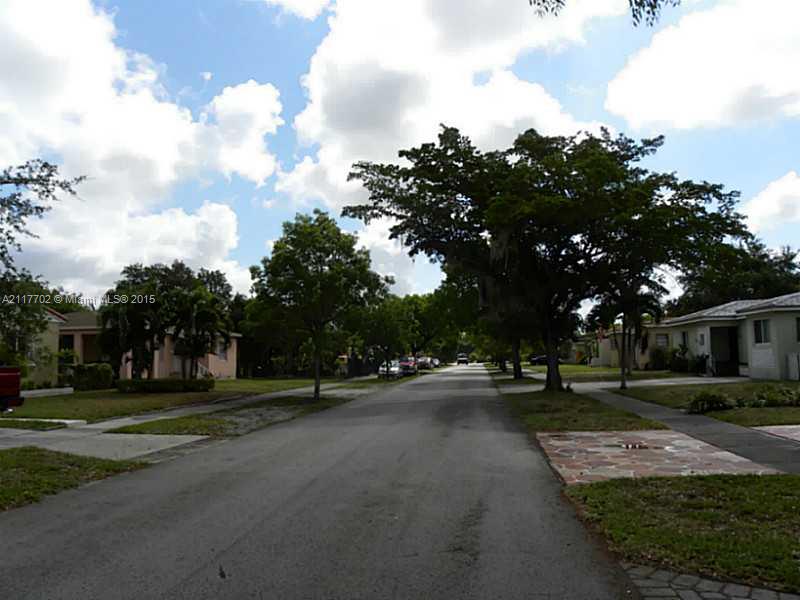 6180 Southwest 11th Street West Miami, FL 33144 - Photo 20 of 20 a view of a park with large trees