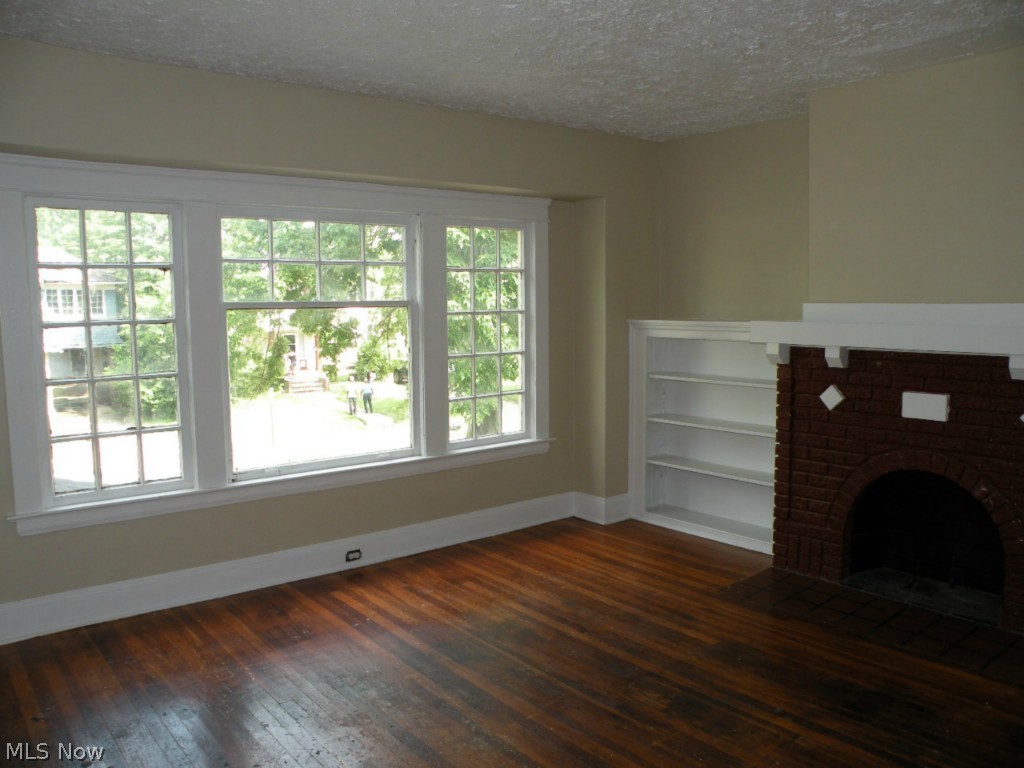 1656 Eddington Road Cleveland, OH 44118 - Photo 4 of 16