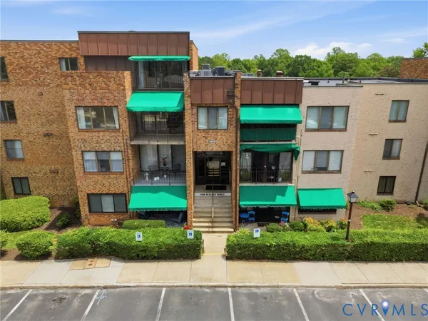 $259,950 | 1509 Regency Woods Road, Unit 301, Henrico, VA 23238