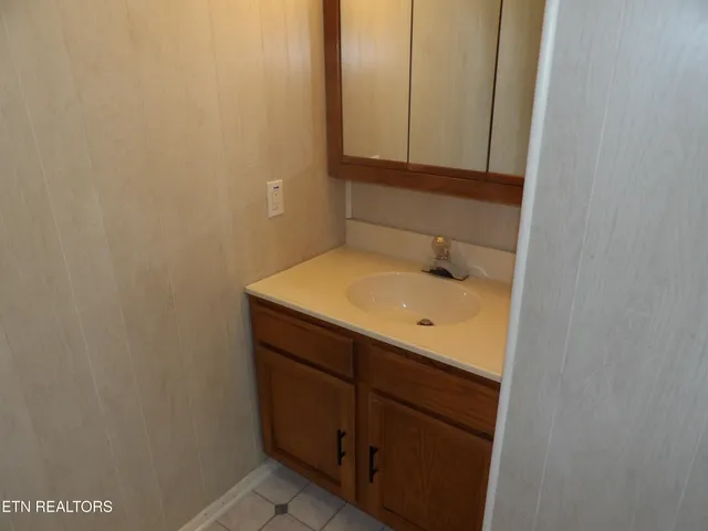 $285,900 | 240 Old Rutledge Pike, Blaine, TN 37709