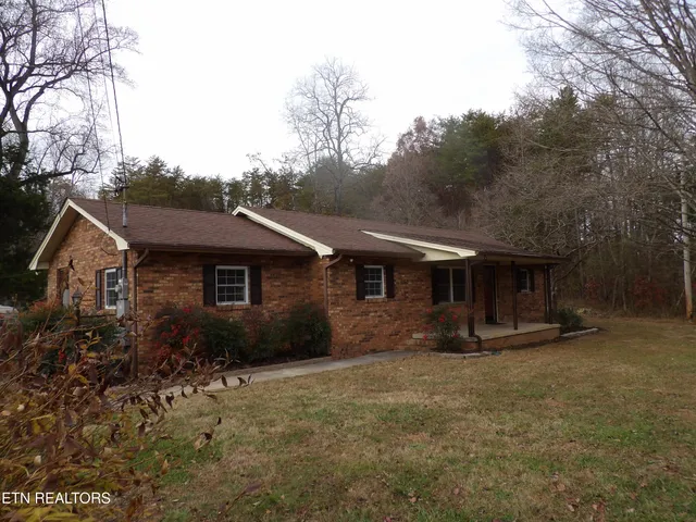 $285,900 | 240 Old Rutledge Pike, Blaine, TN 37709