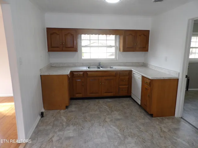 $285,900 | 240 Old Rutledge Pike, Blaine, TN 37709