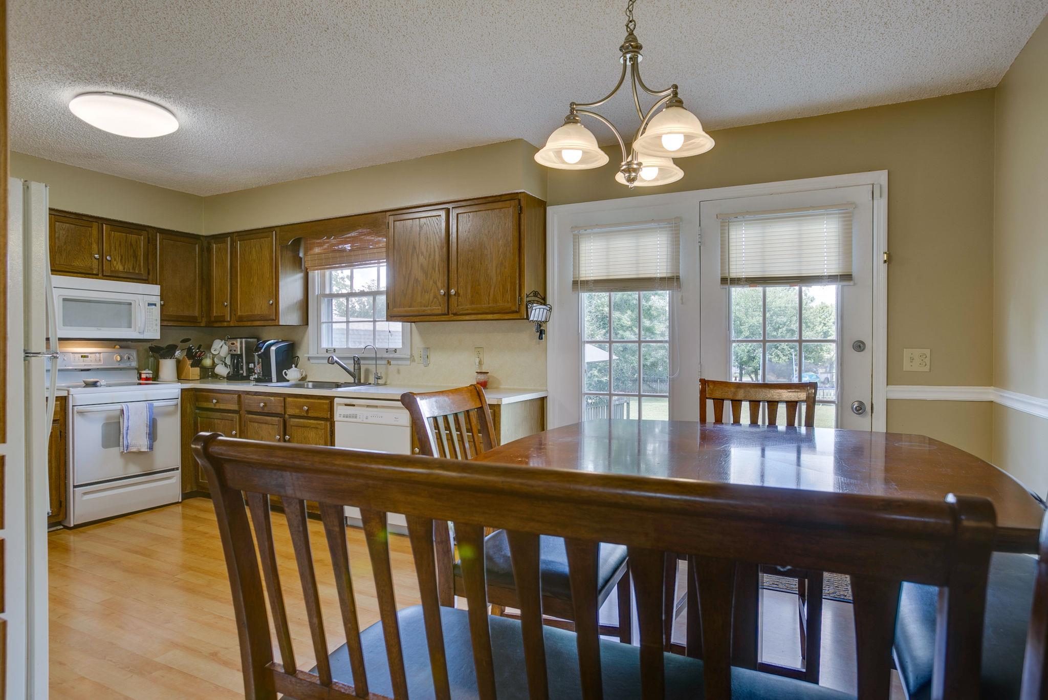 2742 Brookrun Road Murfreesboro, TN 37129 - Photo 7 of 30 Eat-in kitchen with window over the sink.