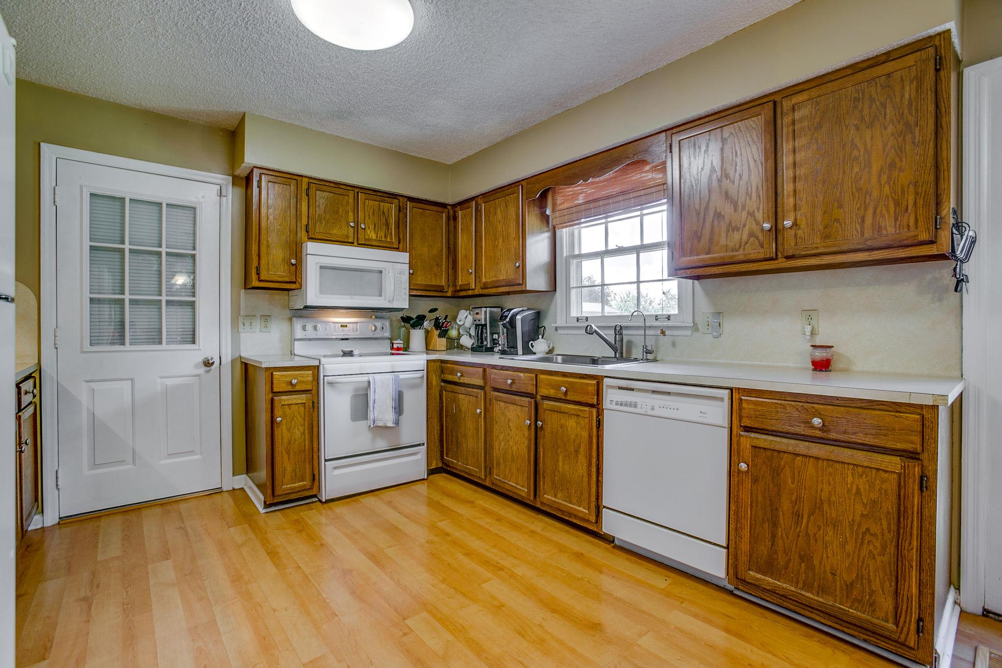 2742 Brookrun Road Murfreesboro, TN 37129 - Photo 8 of 30 Gallery Image 8