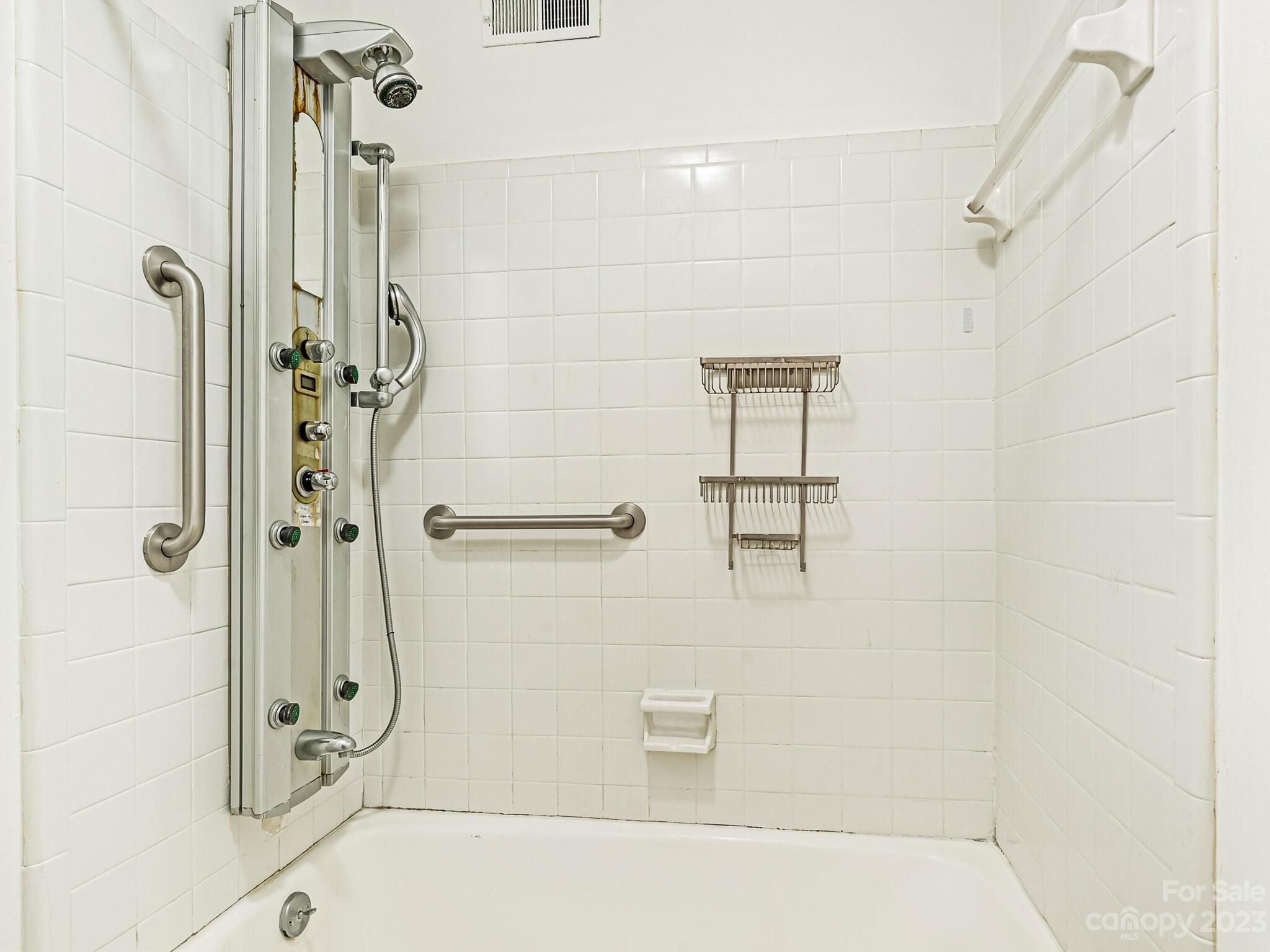 1700 Roxborough Road, Unit C Charlotte, NC 28211 - Photo 13 of 24 Gallery Image 13