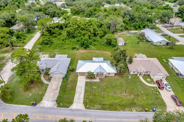 $255,000 | 2714 Valerie Boulevard, Sebring, FL 33870