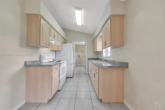 $255,000 | 2714 Valerie Boulevard, Sebring, FL 33870