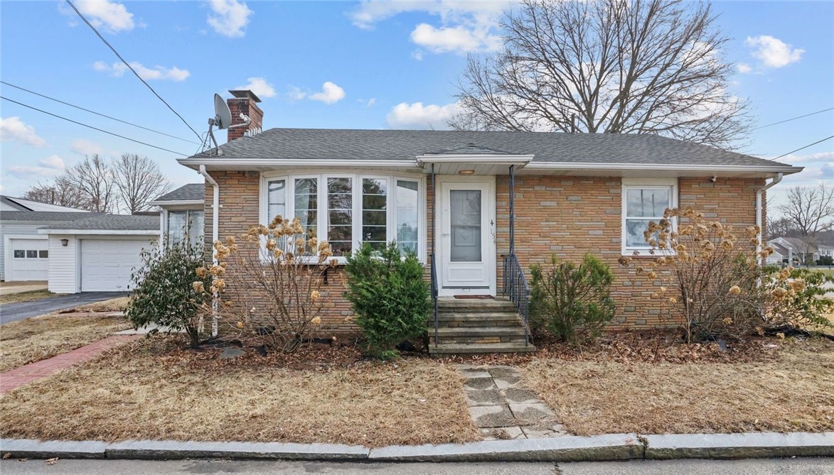 154 Metropolitan Road Providence, RI 02908 - Photo 1 of 31 Gallery Image 1