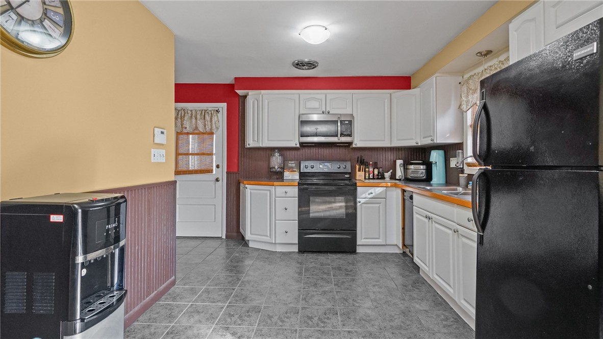 154 Metropolitan Road Providence, RI 02908 - Photo 13 of 31 Gallery Image 13