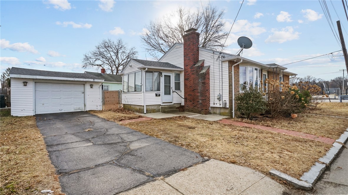 154 Metropolitan Road Providence, RI 02908 - Photo 3 of 31 Gallery Image 3