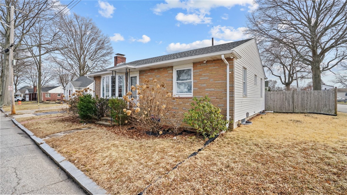 154 Metropolitan Road Providence, RI 02908 - Photo 4 of 31 Gallery Image 4