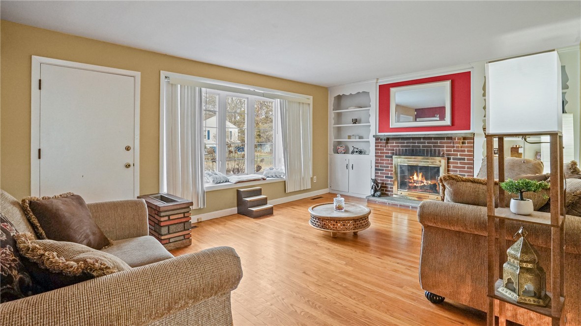 154 Metropolitan Road Providence, RI 02908 - Photo 6 of 31 Gallery Image 6