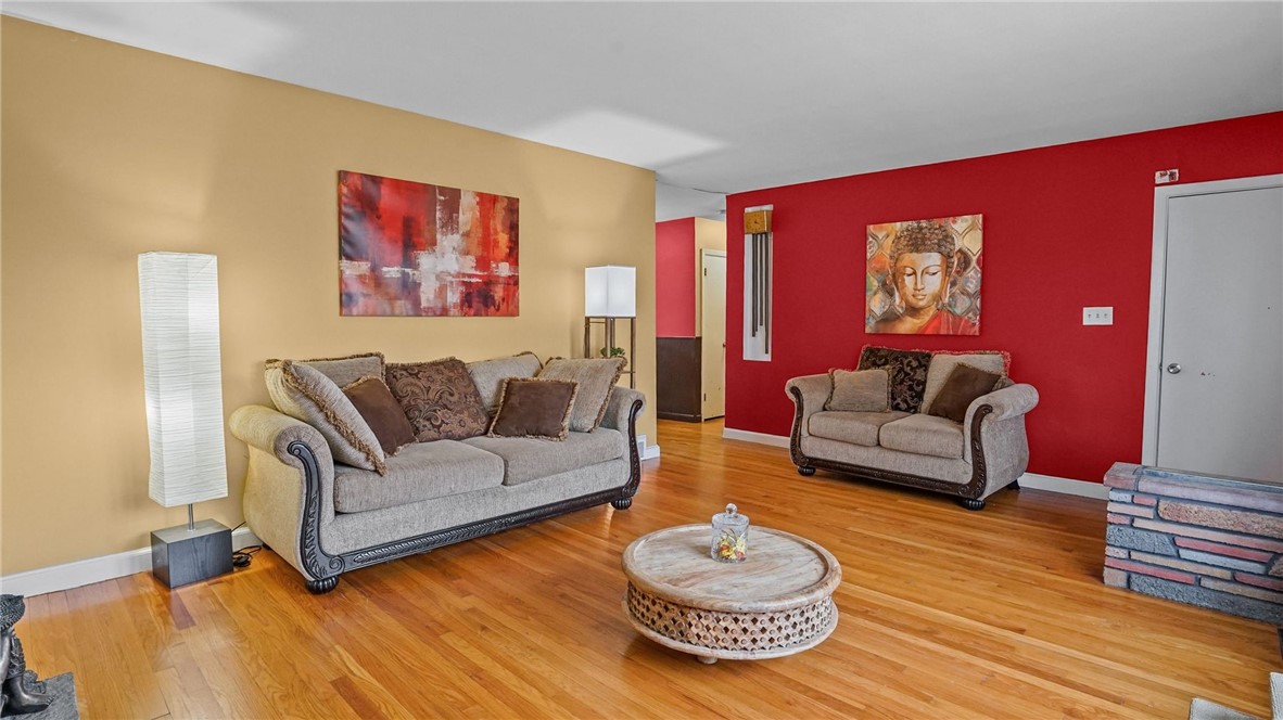 154 Metropolitan Road Providence, RI 02908 - Photo 8 of 31 Gallery Image 8