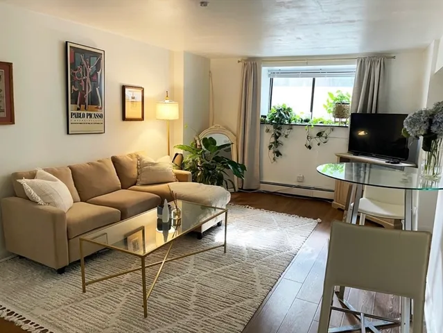 $2,200 | 34 Kinross Road, Unit 2, Boston, MA 02135