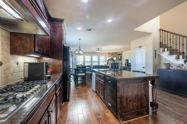 $575,000 | 810 Miramar Drive, Rockwall, TX 75087