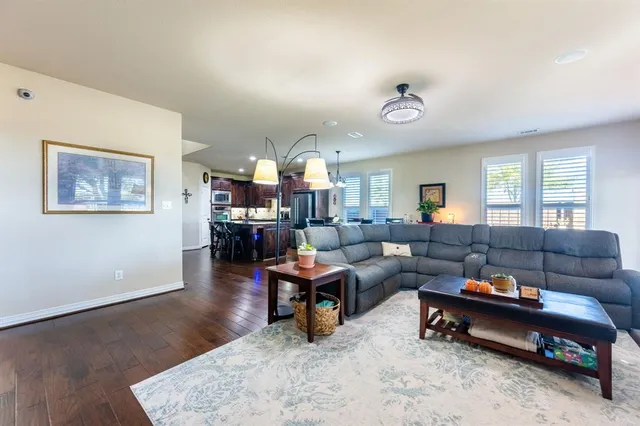 $575,000 | 810 Miramar Drive, Rockwall, TX 75087