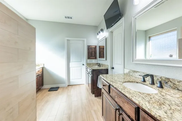 $575,000 | 810 Miramar Drive, Rockwall, TX 75087