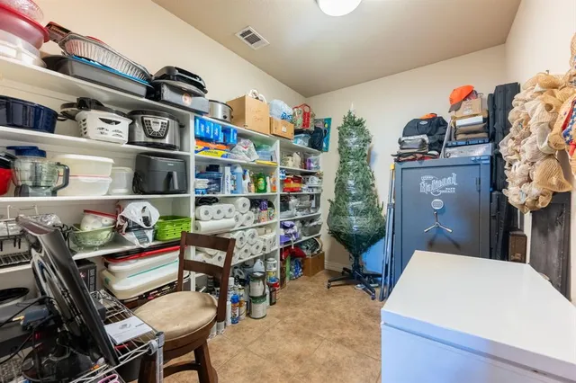 $575,000 | 810 Miramar Drive, Rockwall, TX 75087