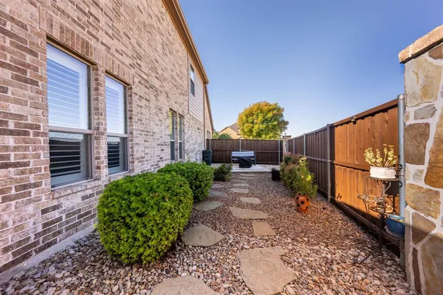 $575,000 | 810 Miramar Drive, Rockwall, TX 75087