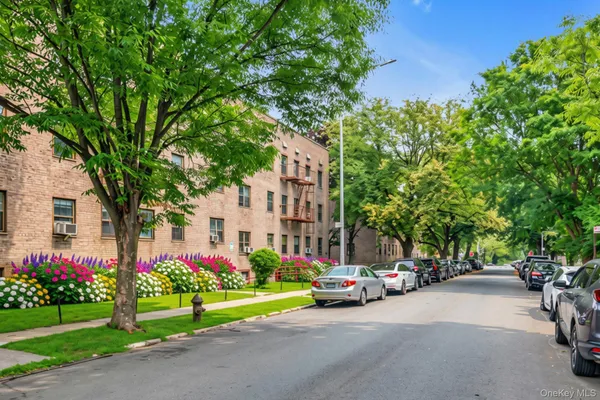 $225,000 | 144-20 78th Road, Unit 1K | Kew Gardens Hills
