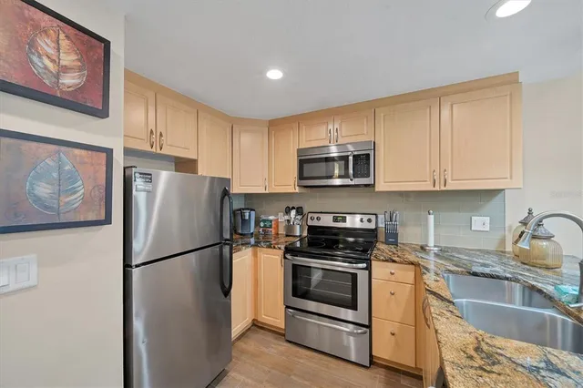 $4,000 | 3401 54th Drive West, Unit 202, Bradenton, FL 34210