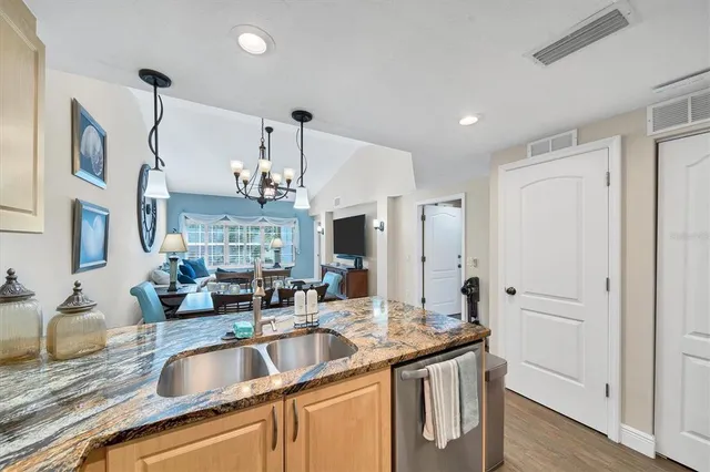 $4,000 | 3401 54th Drive West, Unit 202, Bradenton, FL 34210