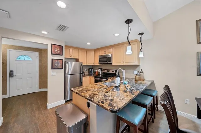 $4,000 | 3401 54th Drive West, Unit 202, Bradenton, FL 34210