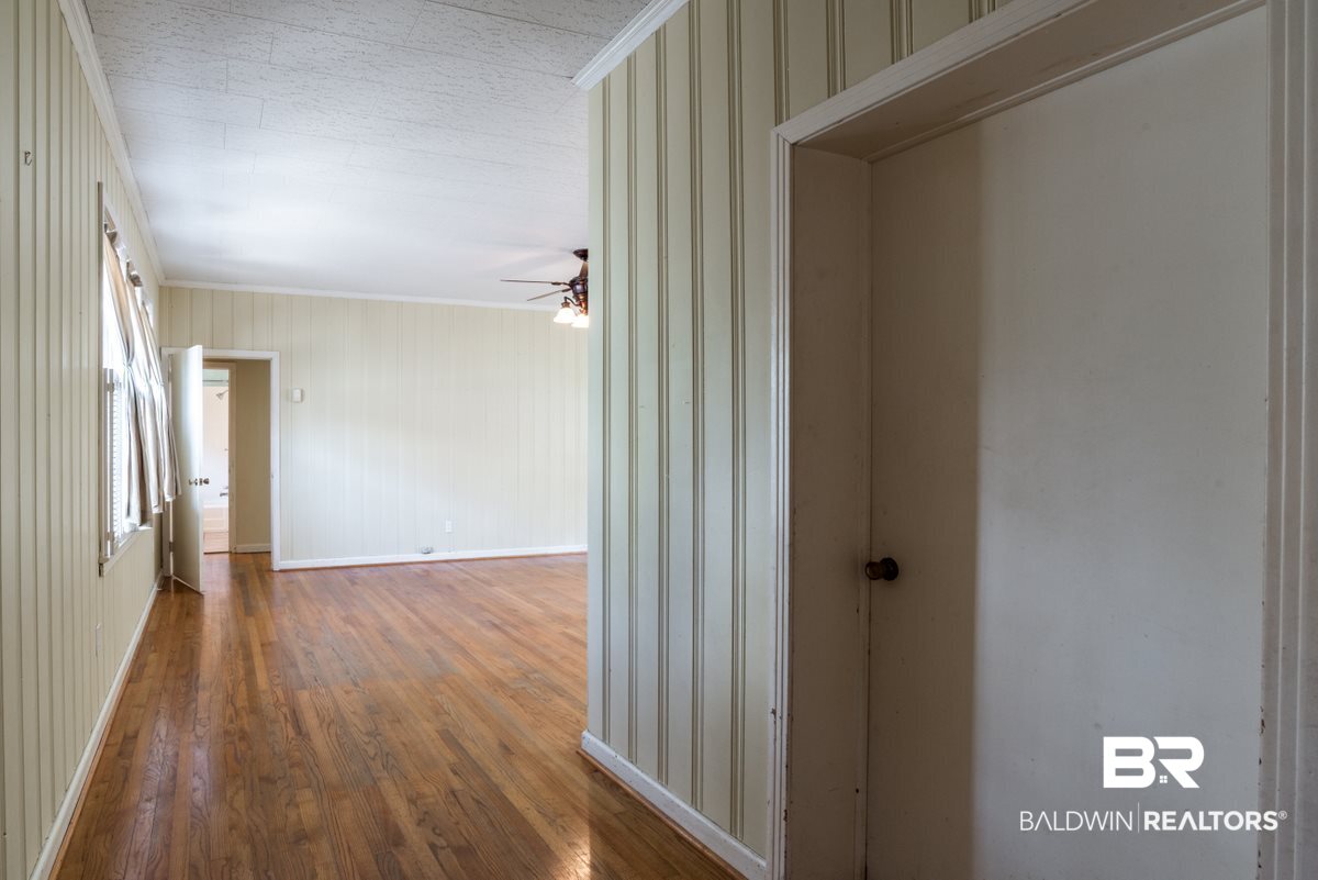 1908 Old Government Street Mobile, AL 36606 - Photo 19 of 32 Hallway to Family Room