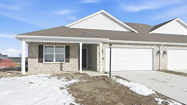 $279,900 | 1014 Butler Lake, Fort Wayne, IN 46818