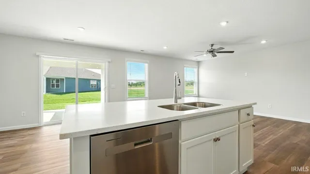 $279,900 | 1014 Butler Lake, Fort Wayne, IN 46818