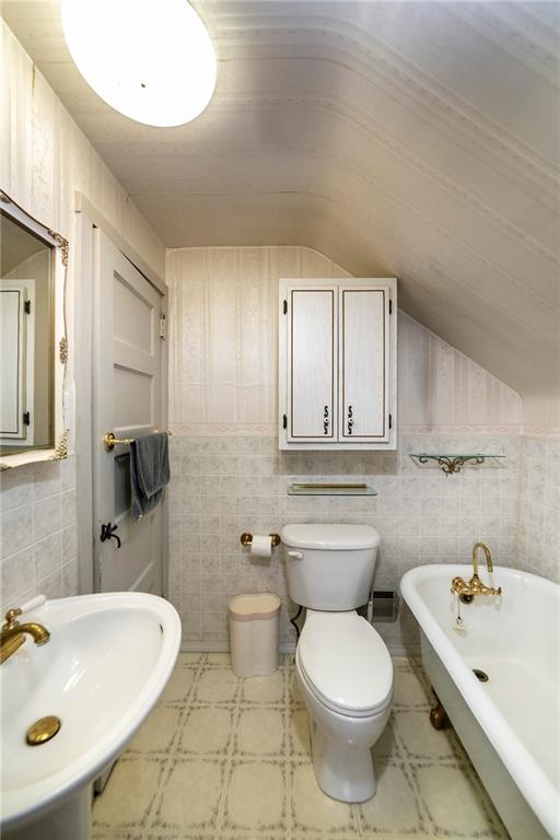 180 Holly Place Road Mount Pleasant, PA 15666 - Photo 14 of 23 FULL BATH UPPER LEVEL.