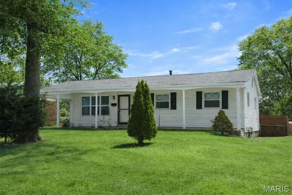 $199,900 | 245 Alma Drive, Hazelwood, MO 63042