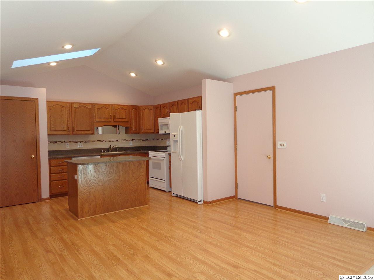 5145 Valley Forge Road Dubuque, IA 52002 - Photo 5 of 25 Gallery Image 5