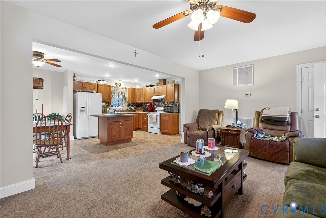 709 Powcan Road Dunnsville, VA 22454 - Photo 10 of 38