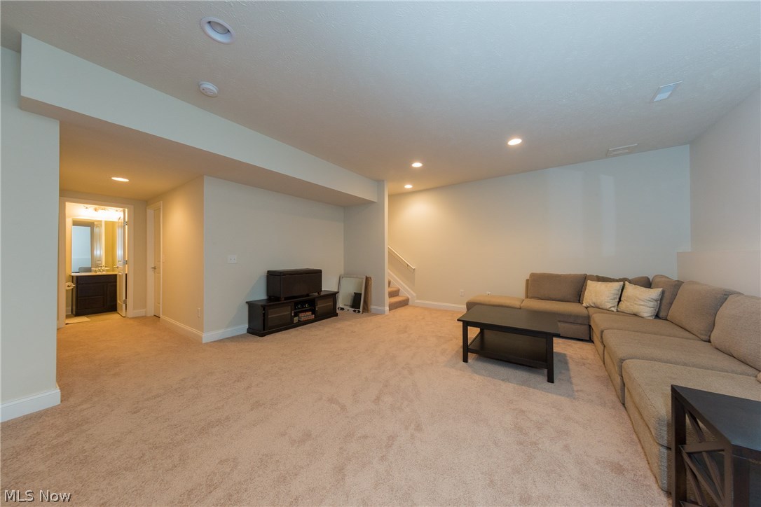7420 Mystic Ridge Road Chagrin Falls, OH 44023 - Photo 28 of 35 Unbelievable possibilities with this space.