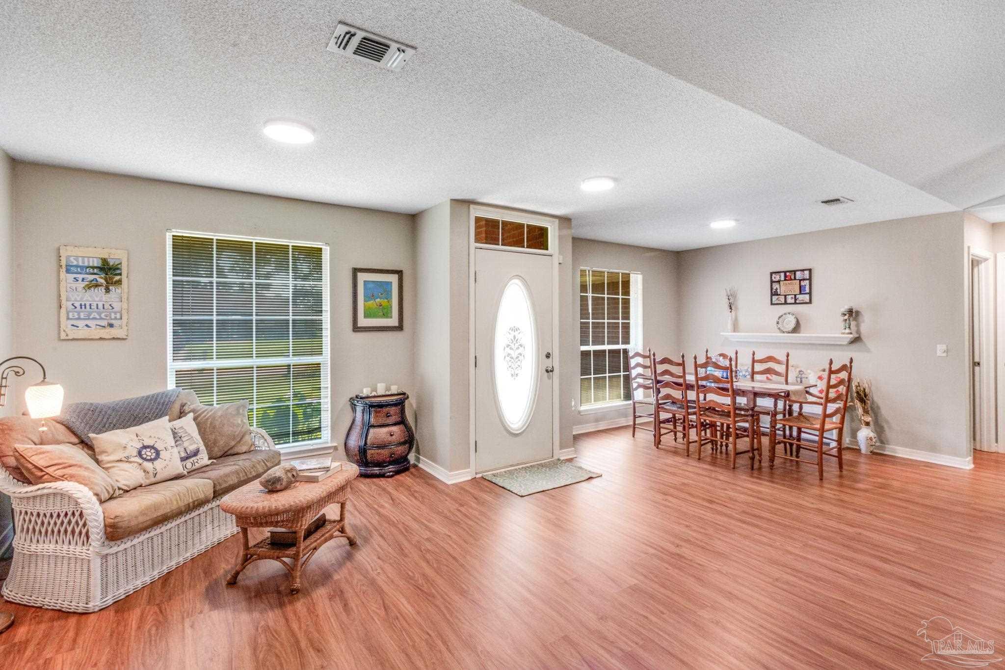 1957 Cardinal Lane Navarre, FL 32566 - Photo 4 of 30