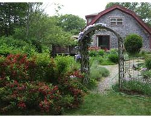 13 Youngs Road Gloucester, MA 01930 - Photo 2 of 30 Gallery Image 2