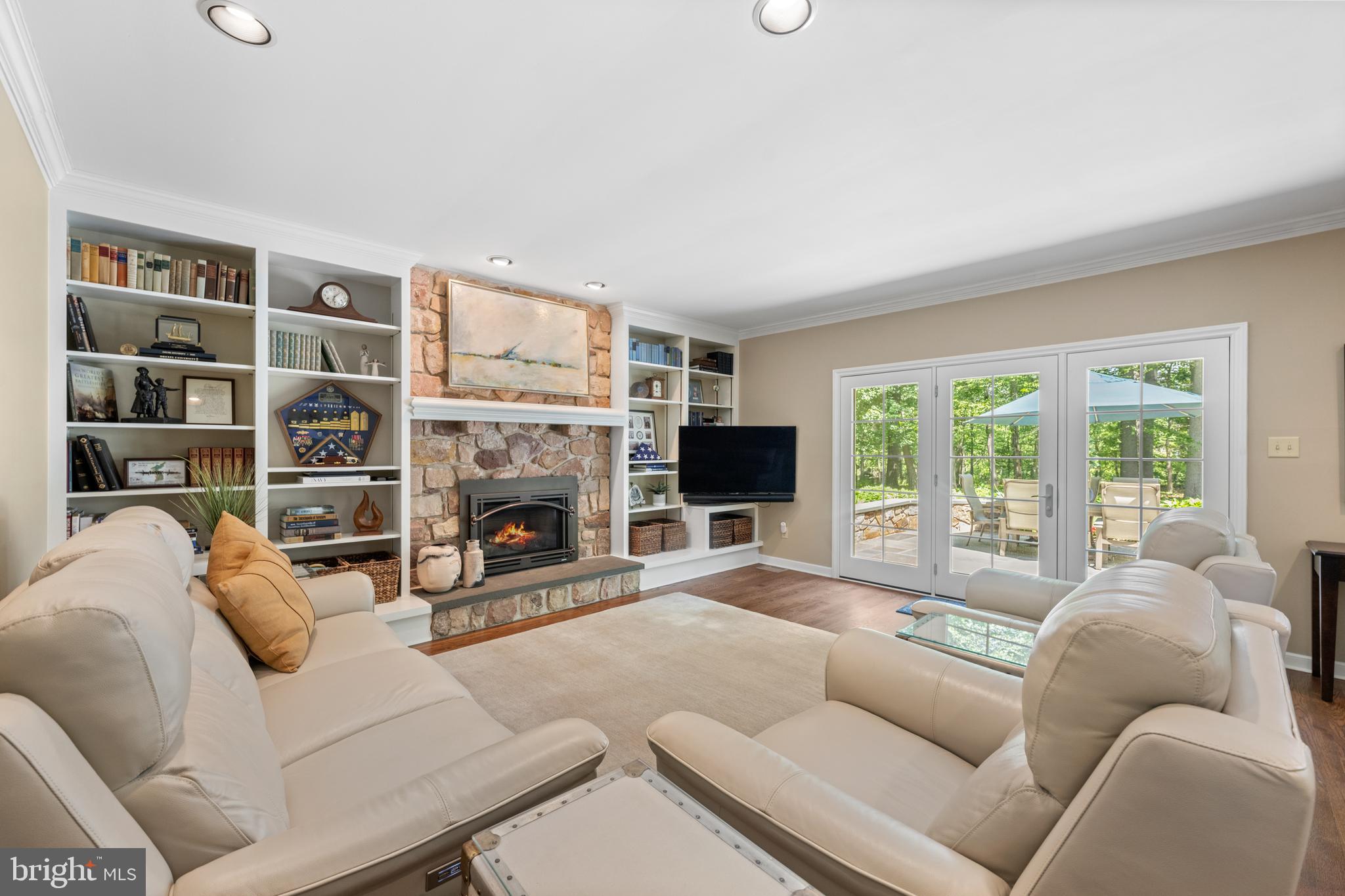 155 Barton Drive Spring City, PA 19475 - Photo 20 of 65 Family Room w/ stone FP