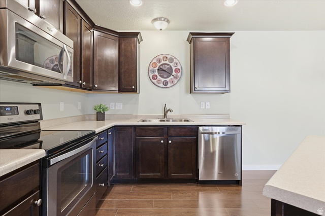 281 650 North, Unit B Centerville, UT 84014 - Photo 8 of 53