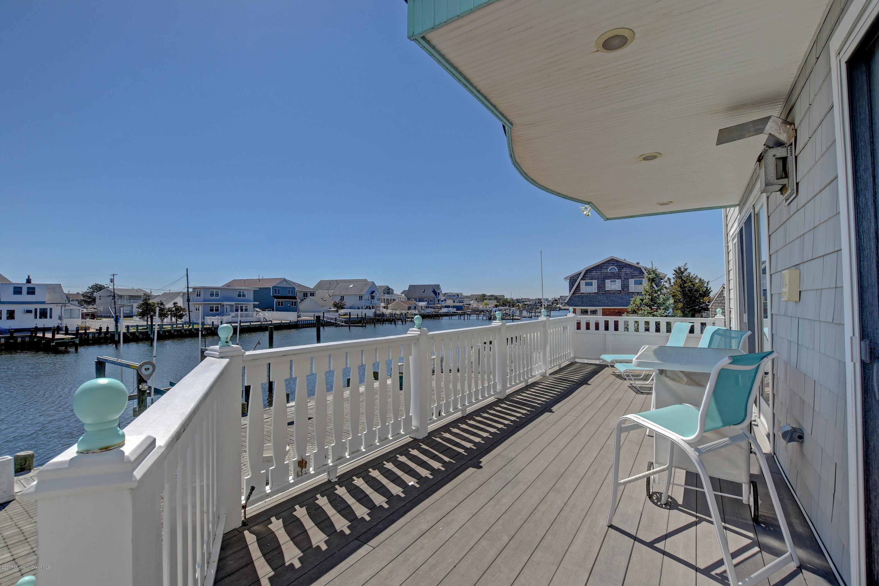 122 Riverside Place Point Pleasant Beach, NJ 08742 - Photo 34 of 45 049_AGB_0841And4more