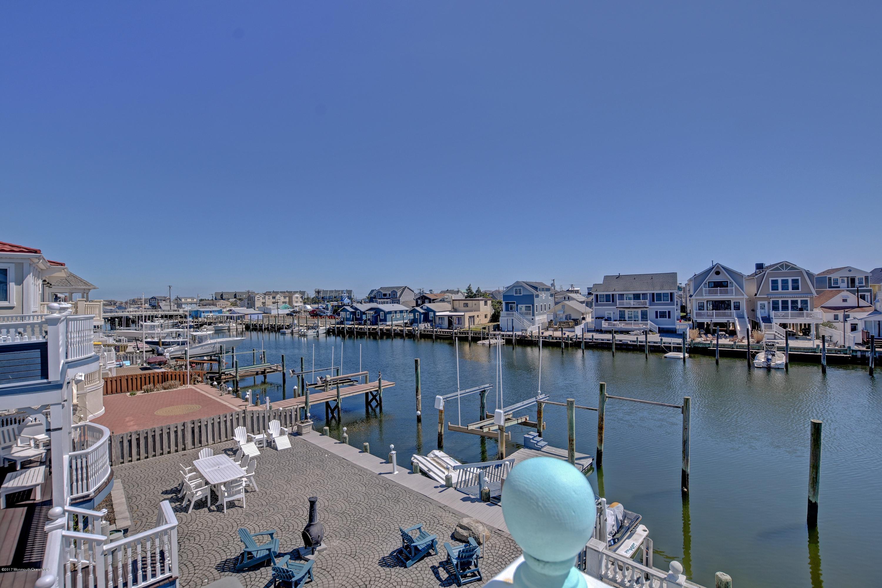 122 Riverside Place Point Pleasant Beach, NJ 08742 - Photo 35 of 45 050_AGB_1066And4more