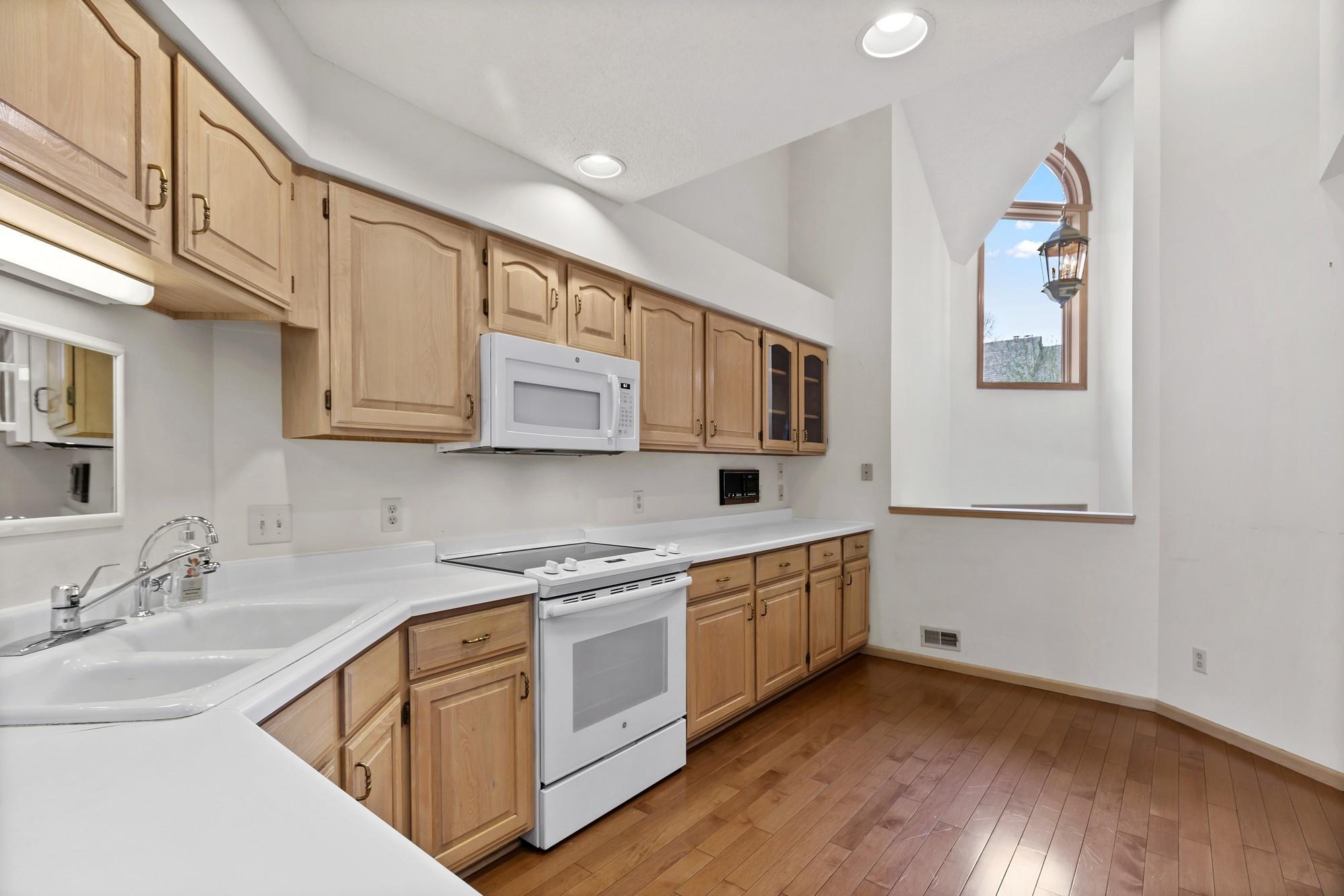 7410 Cahill Road Edina, MN 55439 - Photo 6 of 19 Gallery Image 6