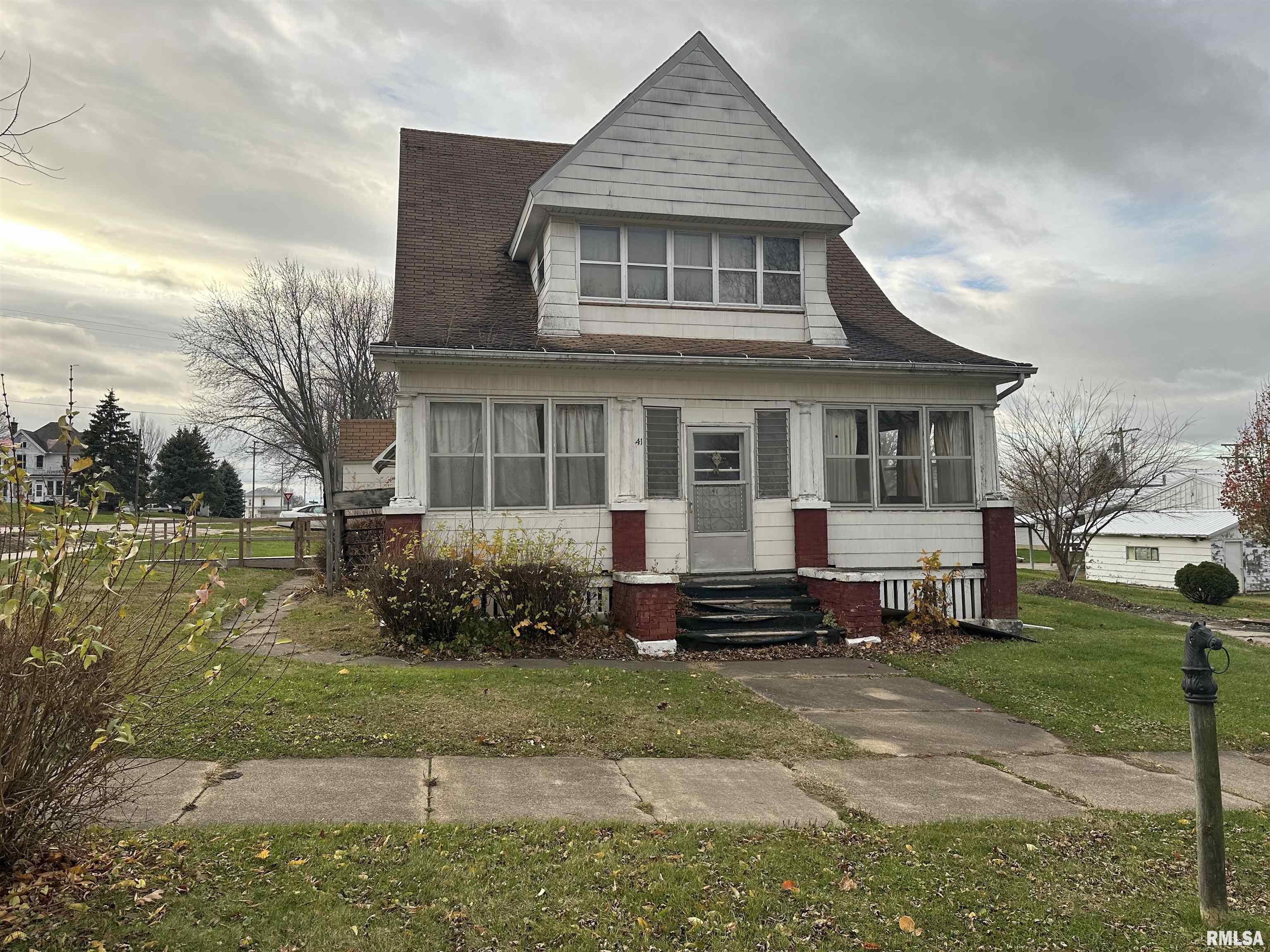 41 Elliot Street Preston, IA 52069 - Photo 1 of 13 Gallery Image 1