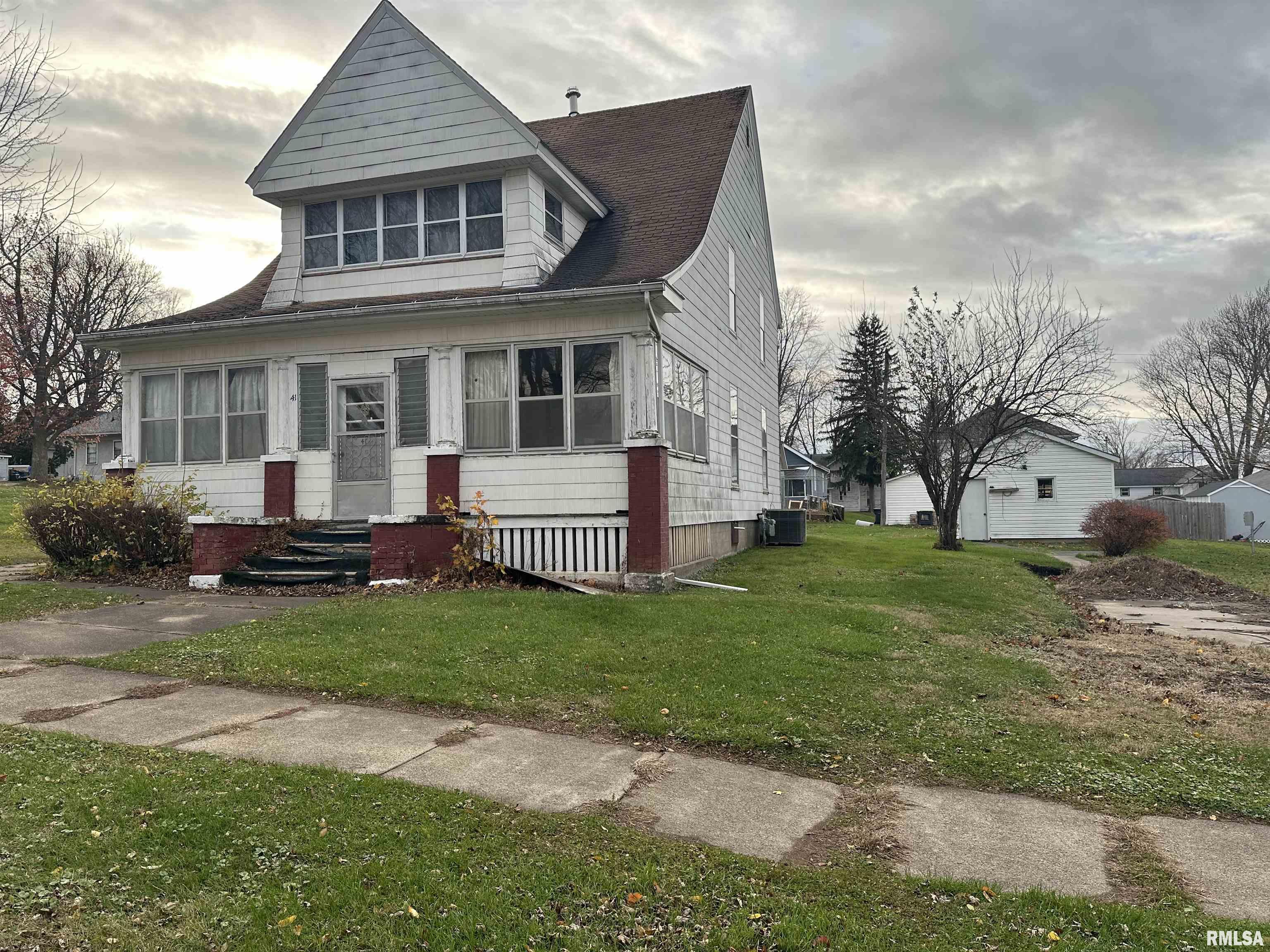41 Elliot Street Preston, IA 52069 - Photo 3 of 13 Gallery Image 3
