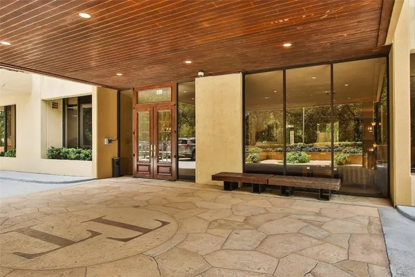 a view of a entryway
