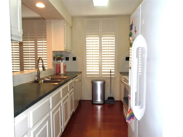 $215,000 | 14655 Champion Forest Drive, Unit 805, Houston, TX 77069