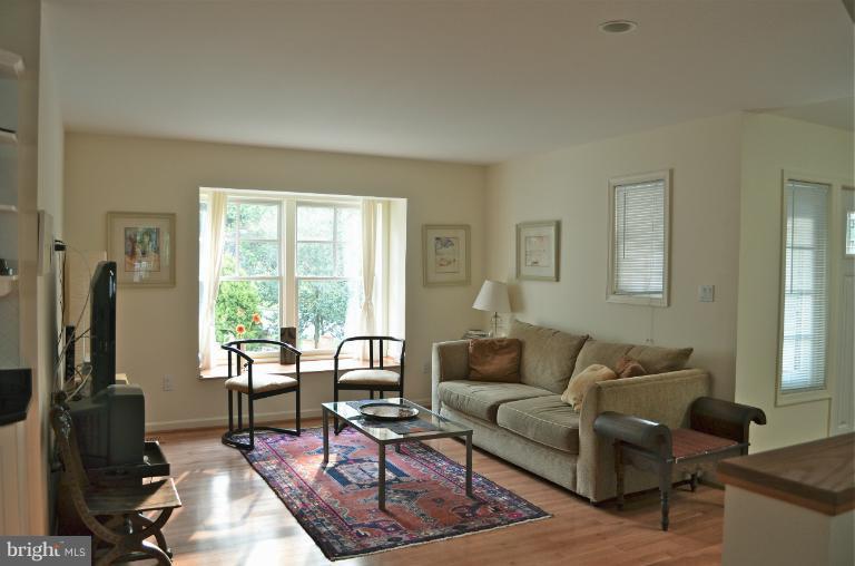 6833 Old Stage Road North Bethesda, MD 20852 - Photo 11 of 27 Family Room