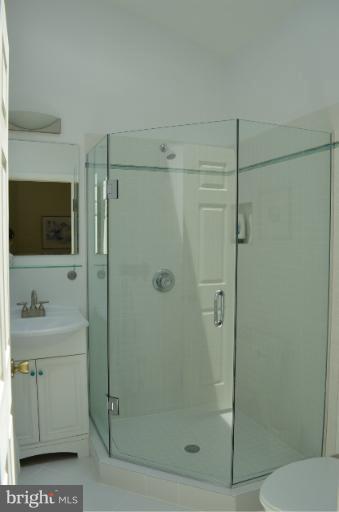 6833 Old Stage Road North Bethesda, MD 20852 - Photo 14 of 27 Bath Main Level