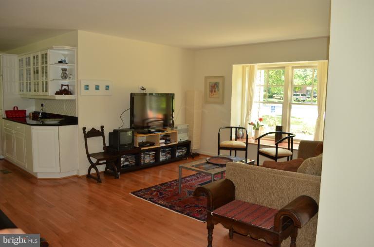 6833 Old Stage Road North Bethesda, MD 20852 - Photo 15 of 27 Family Room