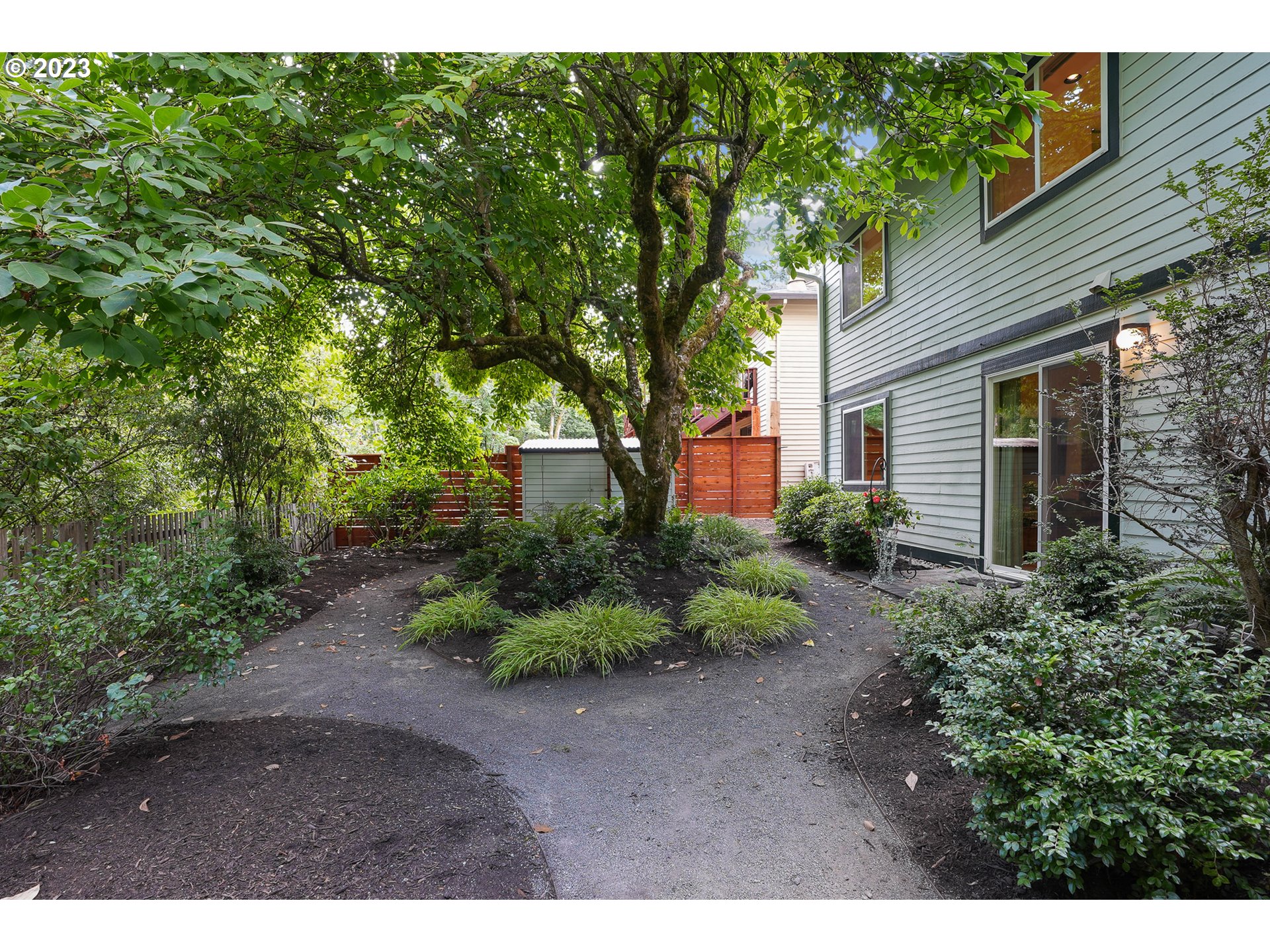 2726 Southwest Ridge Drive Portland, OR 97219 - Photo 46 of 48 Gallery Image 46